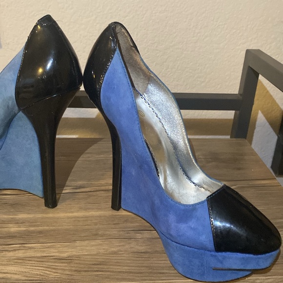 BEBE SUEDE BLUE TWO TONE WEDGES - Picture 3 of 4